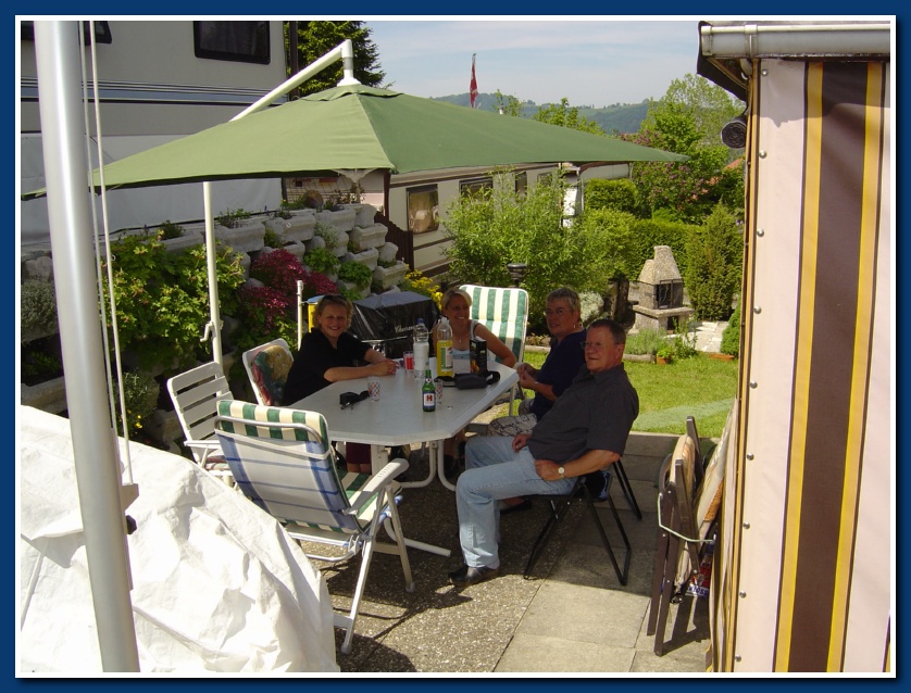 Kaeslin's Wohnwagen Sitzplatz 1